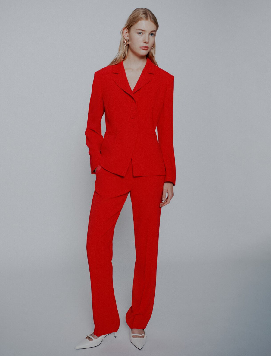 halbtaillierter envers-satinblazer – rot