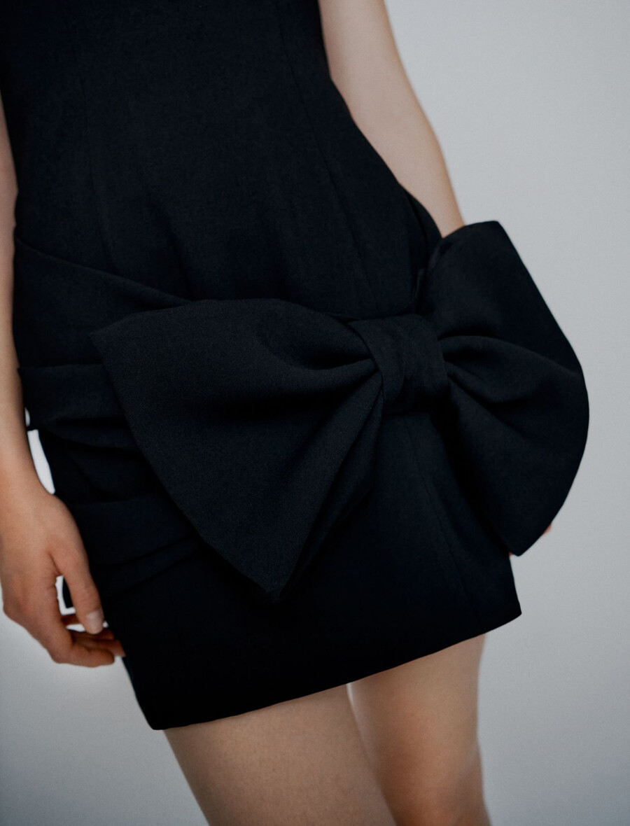 satin-bustierkleid mit schleifendetail – schwarz