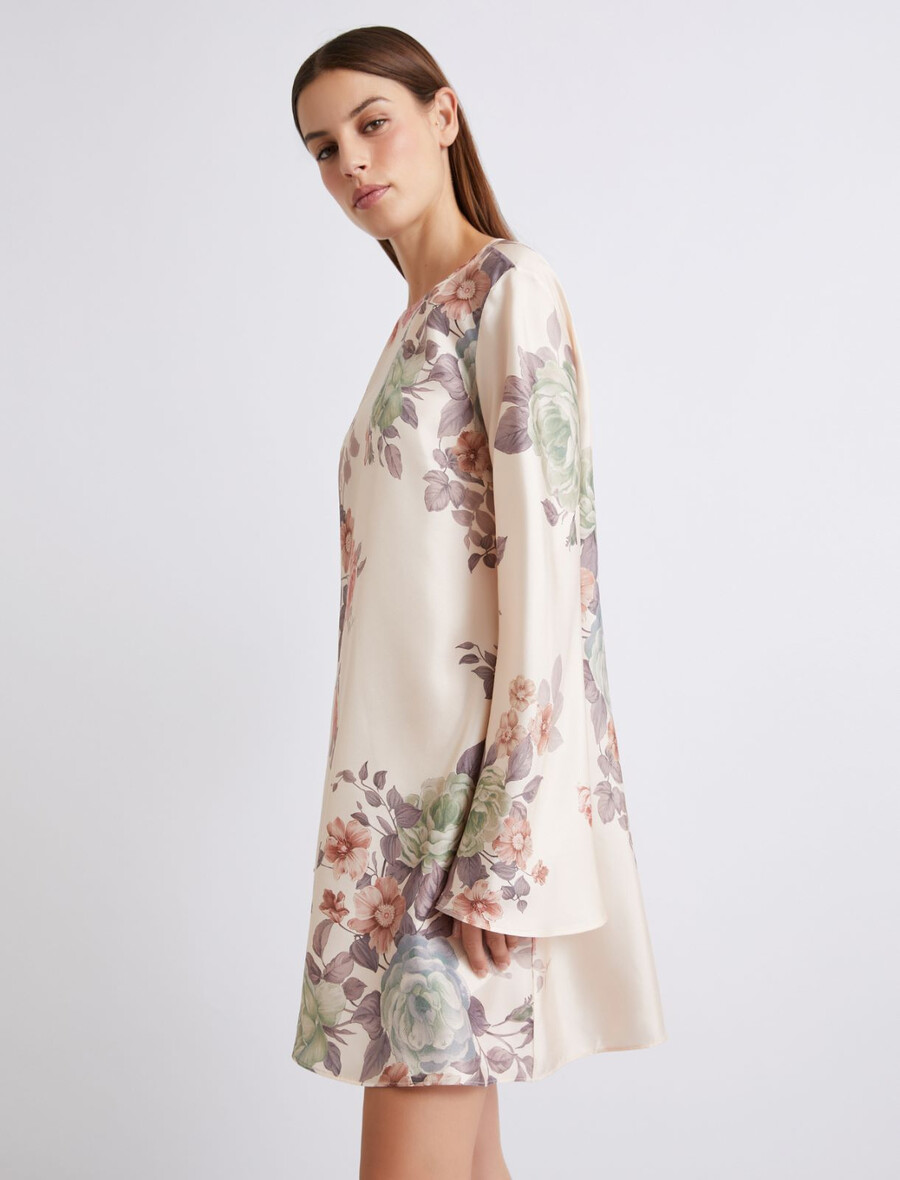 ausgestelltes seidentwillkleid - puder