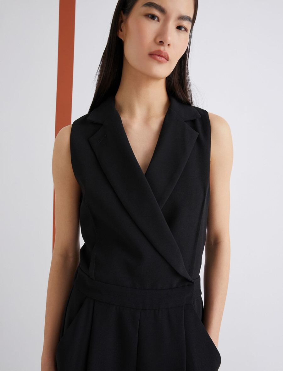 Ärmelloser jumpsuit – schwarz