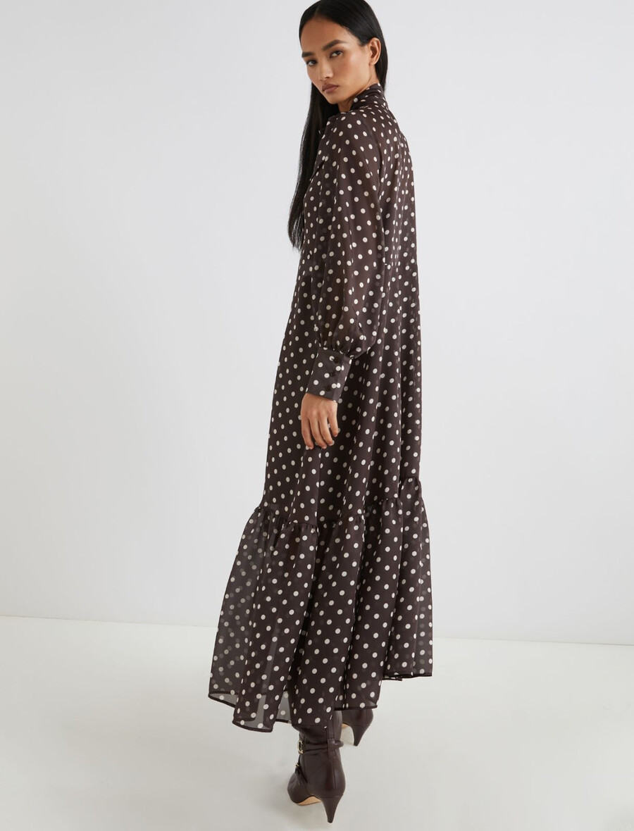 gepunktetes kleid mit halstuchdetail – schokolade