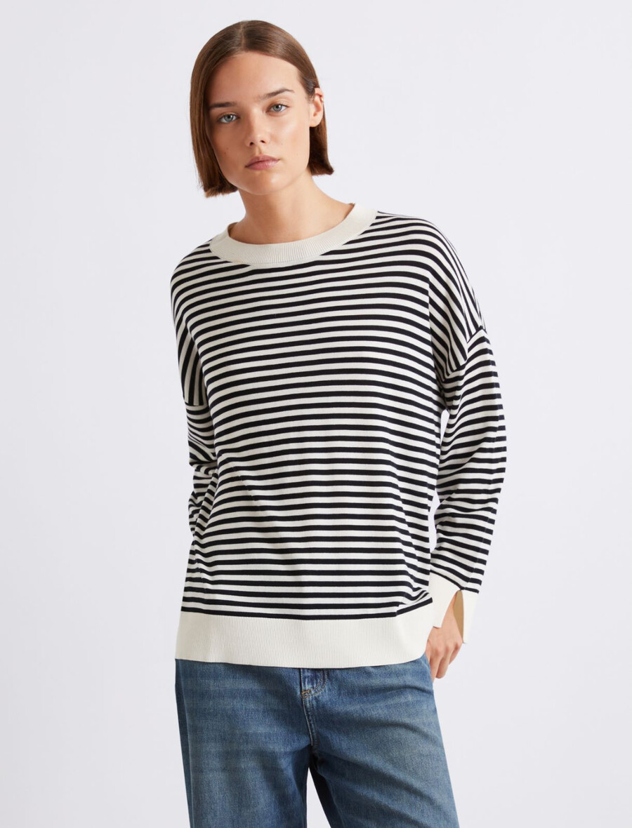 oversized-pullover mit rundhalsausschnitt – creme