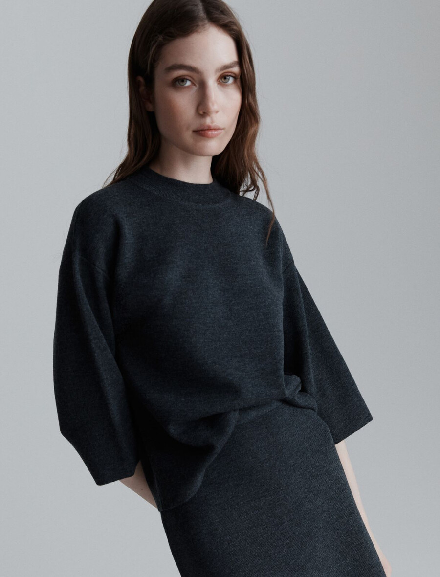 pullover aus reiner wolle – dunkelgrau