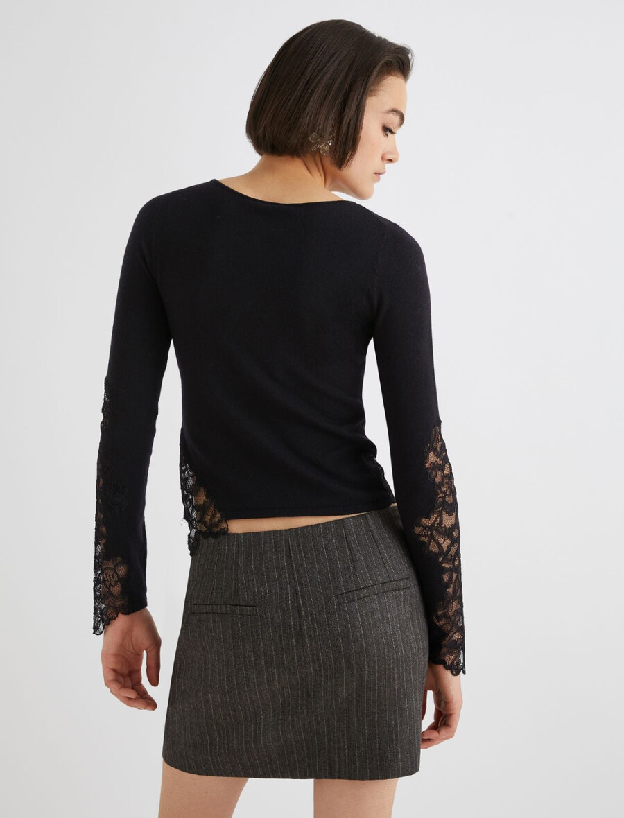 eng anliegender pullover mit spitzenbesatz – schwarz