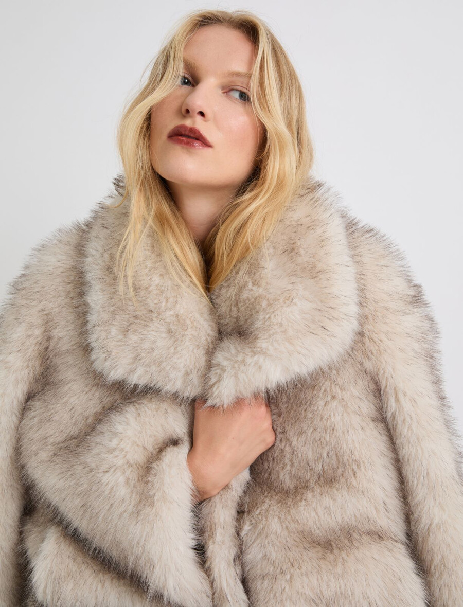 oversize-jacke aus flauschigem stoff – beige