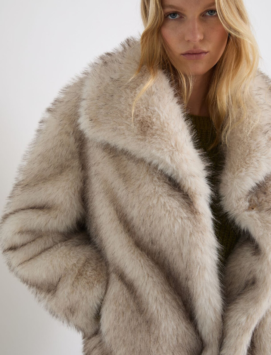 oversize-jacke aus flauschigem stoff – beige