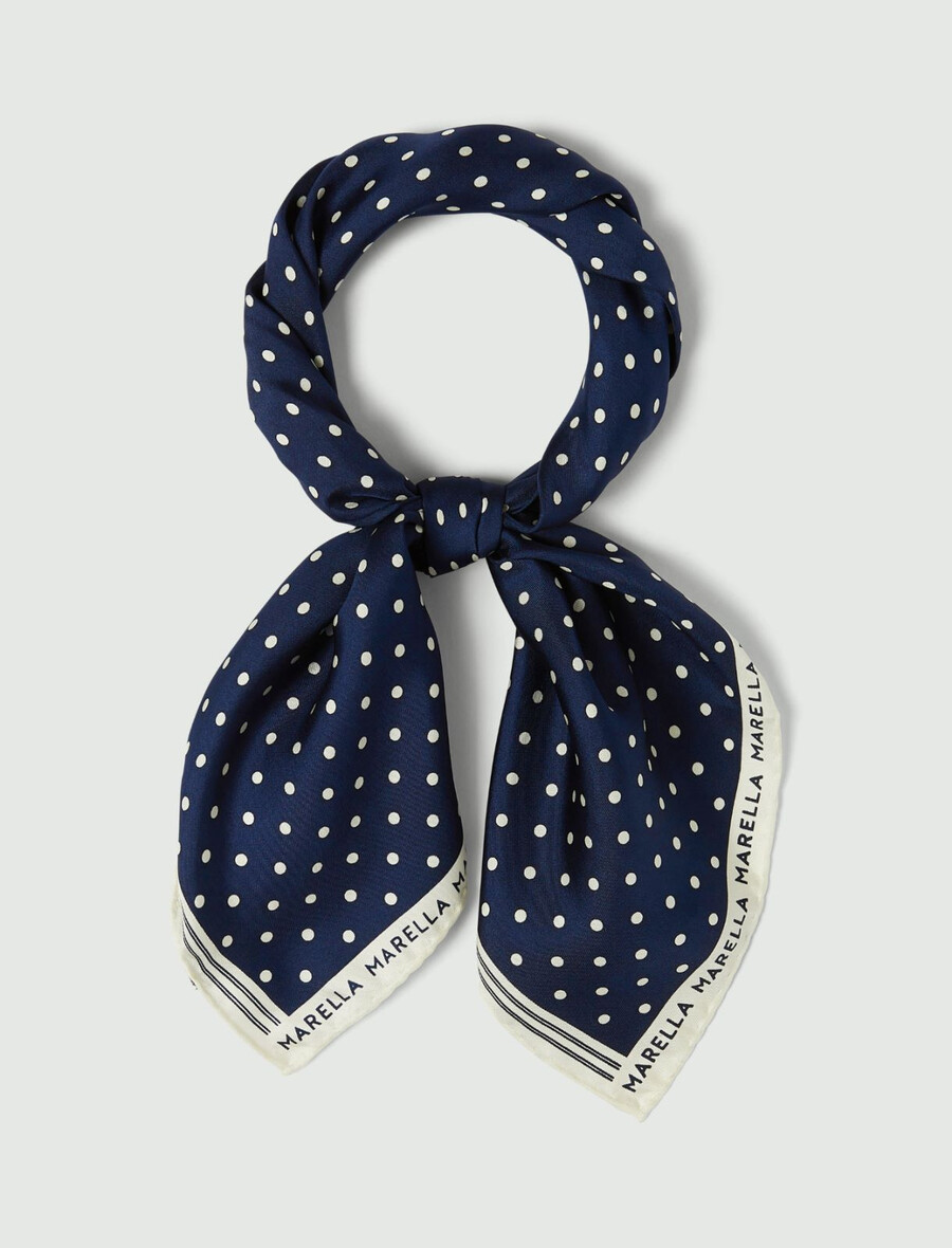seidenschal mit polka-dots – kornblumenblau