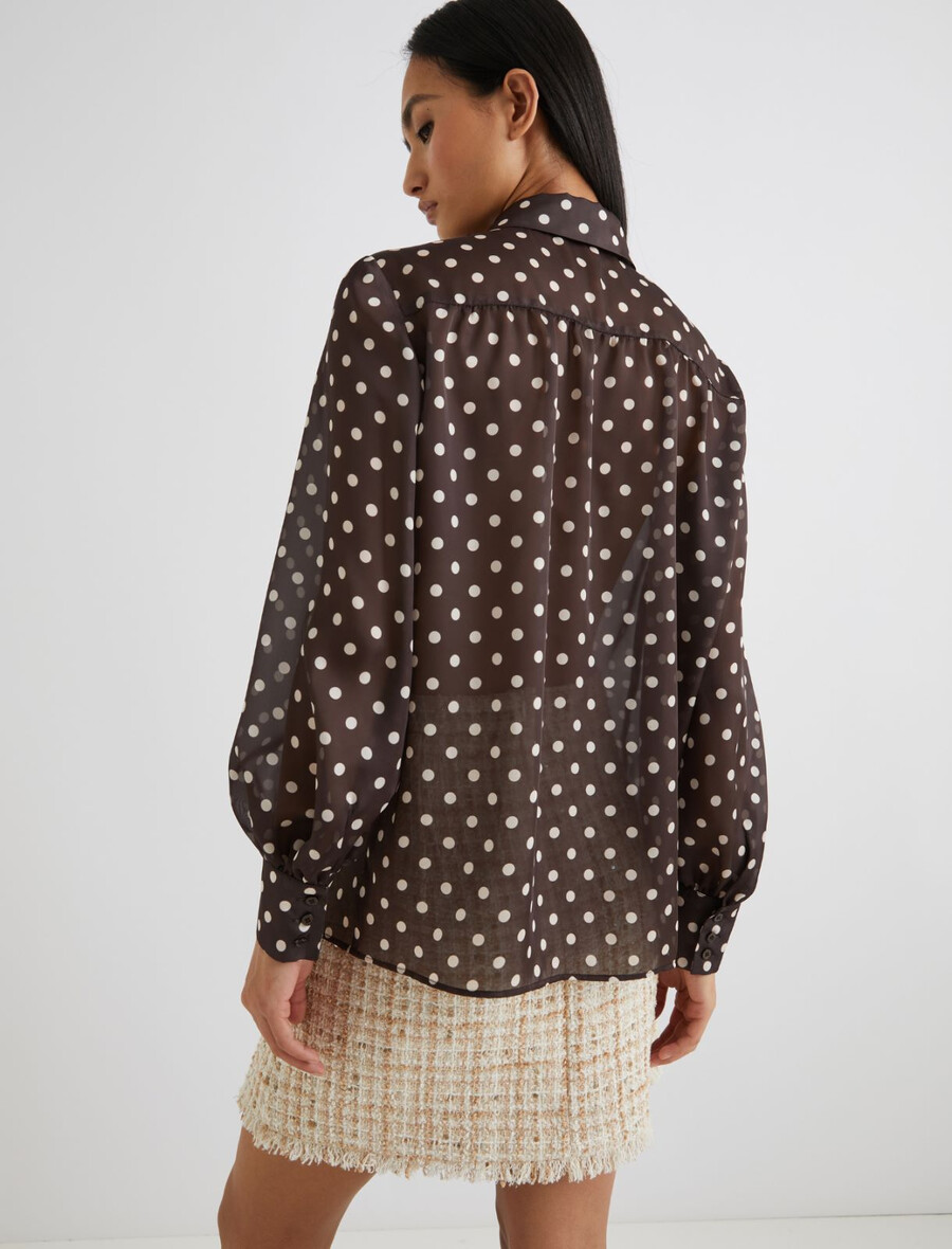 chiffon-satinbluse mit polka-dots – schokolade