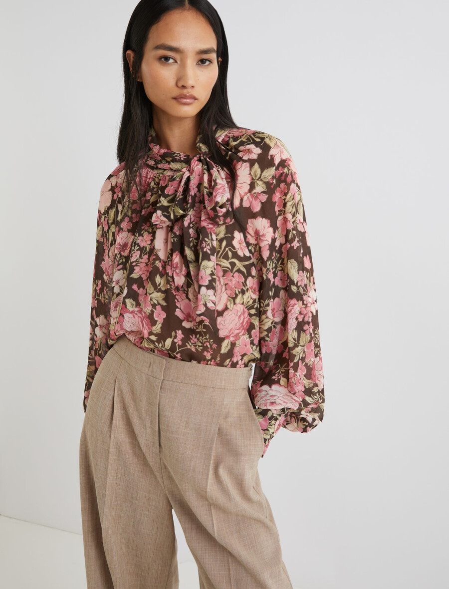 georgette-bluse mit halstuchdetail – schokolade